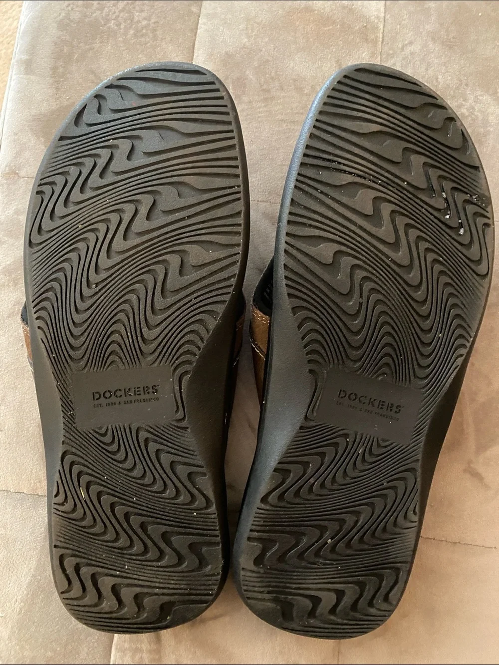 Dockers Brown Suede Memory Foam Thong Sandals